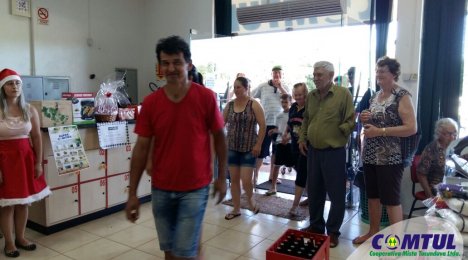 Coral NPC visita Super Comtul 