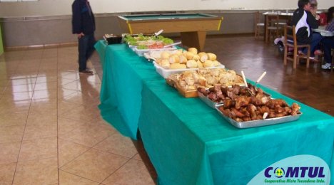 AFUCOMTUL realiza almoço dia do trabalhador