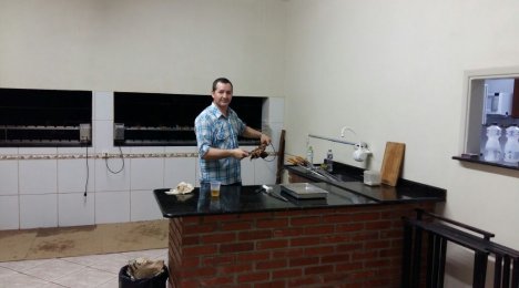 Colaboradores  do Super Comtul realizam festa