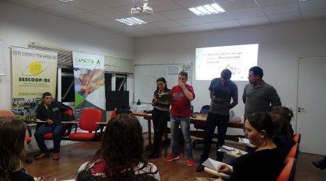 COLABORADORES DA COOPERATIVA PARTICIPAM DE TREINAMENTO