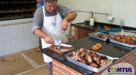 AFUCOMTUL realiza almoço dia do trabalhador