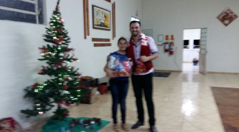 Colaboradores  do Super Comtul realizam festa