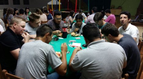 Colaboradores  do Super Comtul realizam festa