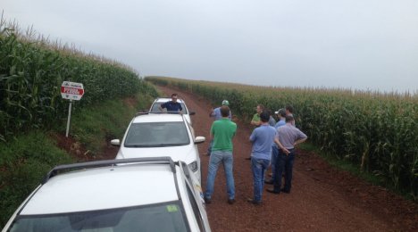 Comtul realiza tour técnico em lavouras 