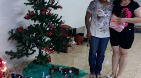 Colaboradores  do Super Comtul realizam festa