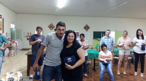 Colaboradores  do Super Comtul realizam festa