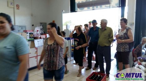 Coral NPC visita Super Comtul 