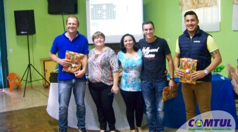 AFUCOMTUL realiza almoço dia do trabalhador